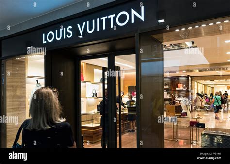 louis vuitton store venezia.